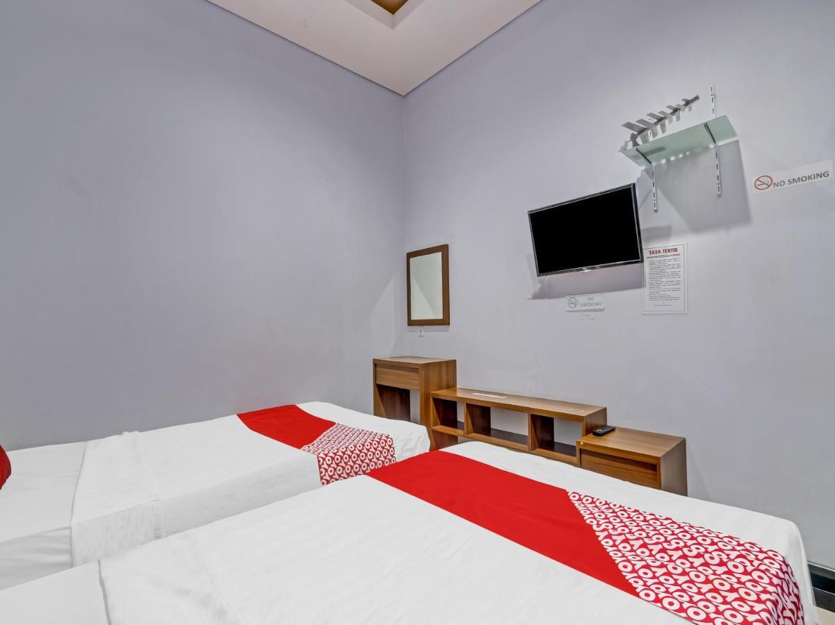 Oyo 90553 Arteri Guest House เซอมารัง ภายนอก รูปภาพ