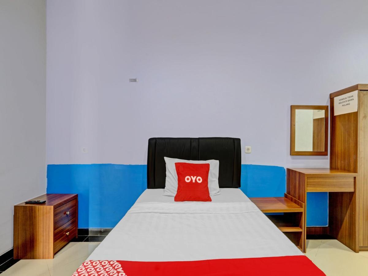 Oyo 90553 Arteri Guest House เซอมารัง ภายนอก รูปภาพ