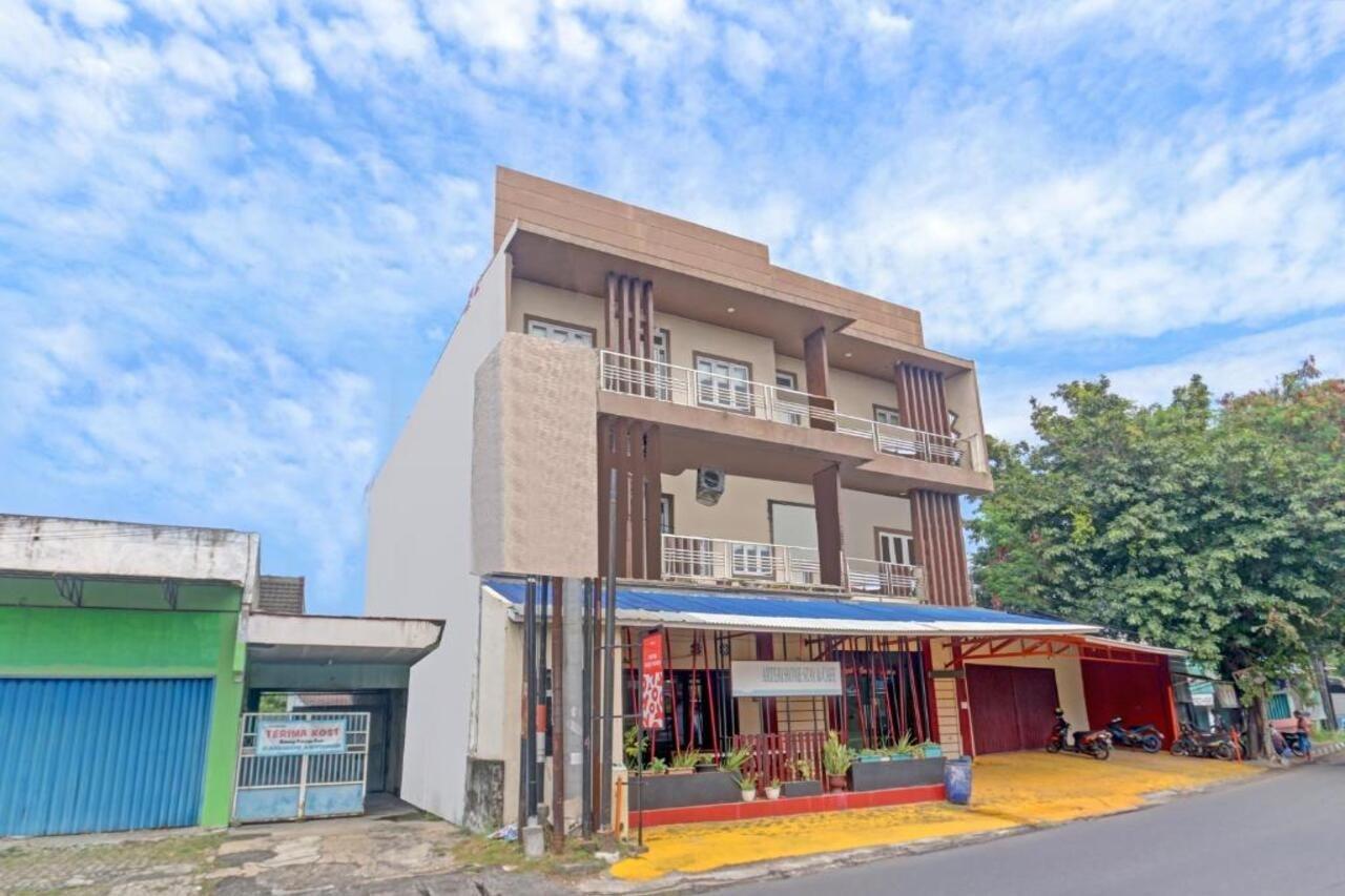 Oyo 90553 Arteri Guest House เซอมารัง ภายนอก รูปภาพ